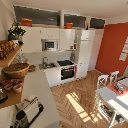 Orange Flat By Grazrentals Highest Standard & Free Parking Apartman *