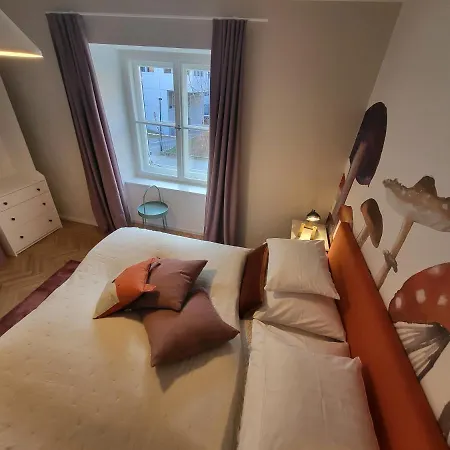 Orange Flat By Grazrentals Highest Standard & Free Parking *