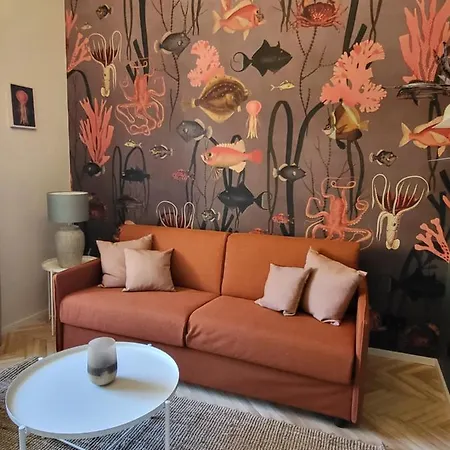 Orange Flat By Grazrentals Highest Standard & Free Parking