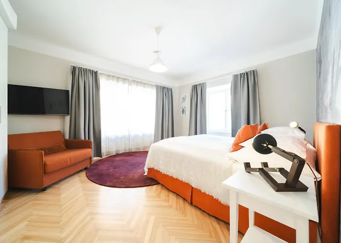 Orange Flat By Grazrentals Highest Standard & Free Parking 公寓 *